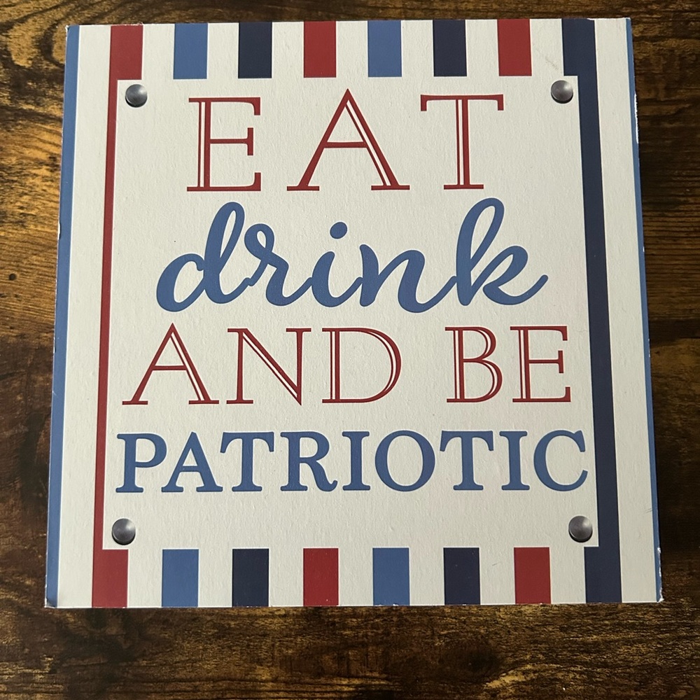 Ashland Red, White & Blue Tabletop Decor